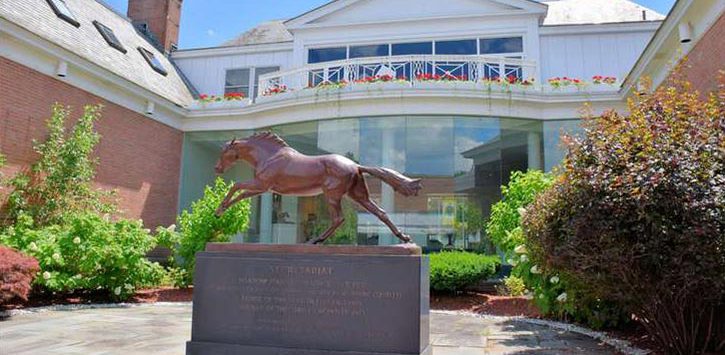 horse statue at racing museum