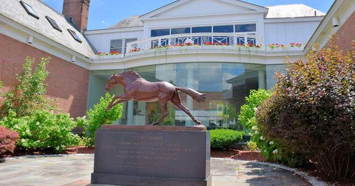 horse statue at racing museum