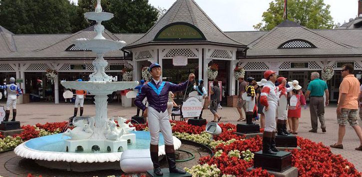 entrance fountain at racetrackl