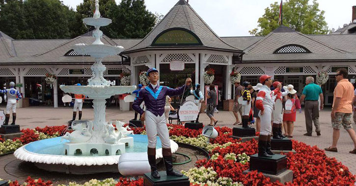 entrance fountain at racetrackl