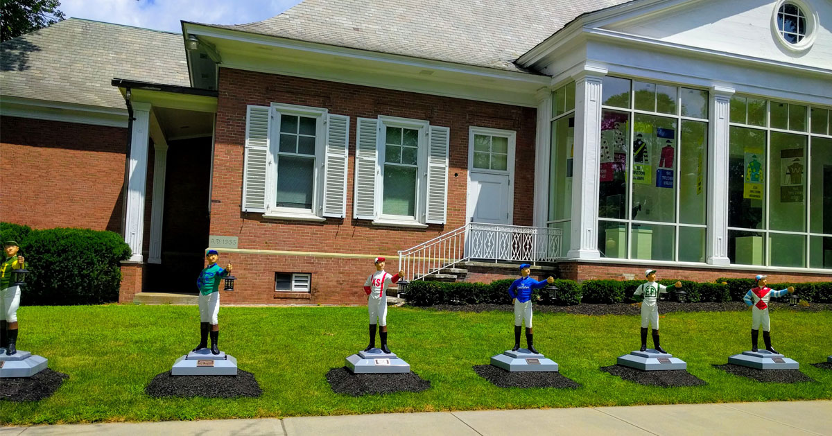 jockeys on lawn